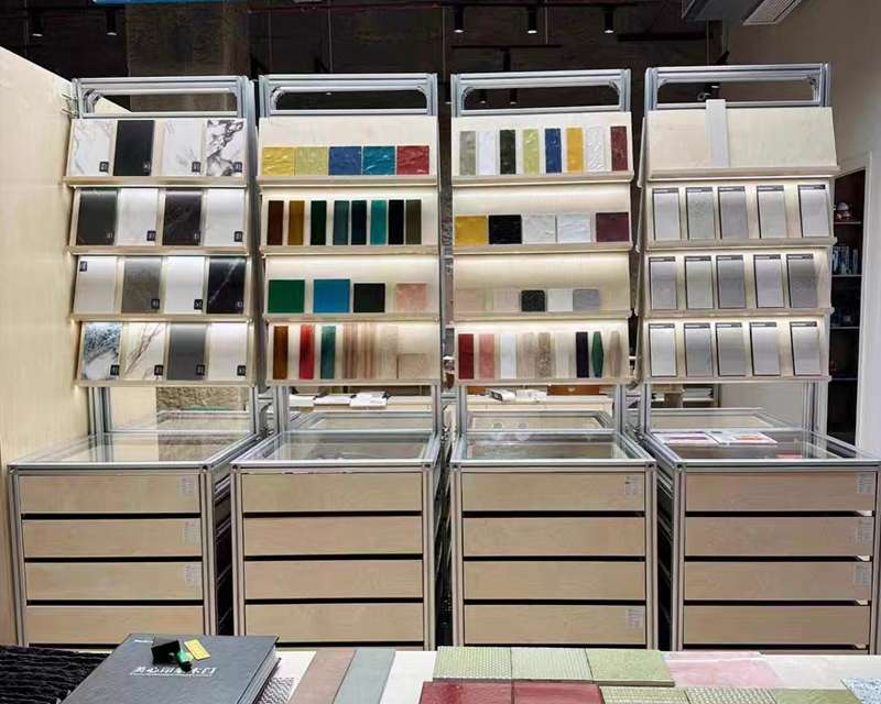 Large-Scale Sample Display Unit with Lighting
